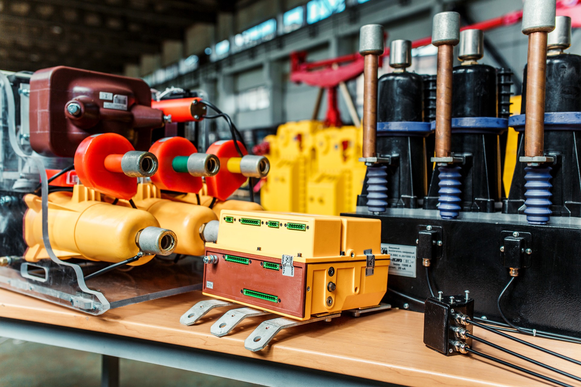 Вакуумный выключатель ЕХ-ВВ 6-25/1000